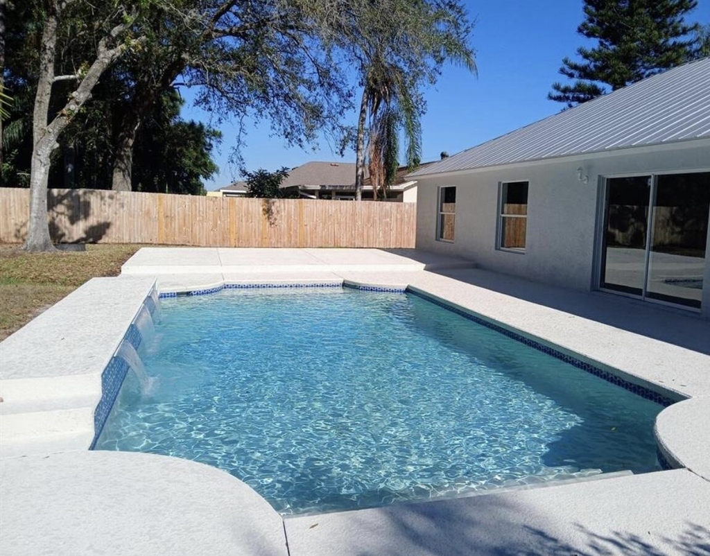 3450 Sw Martin Street - Photo 1