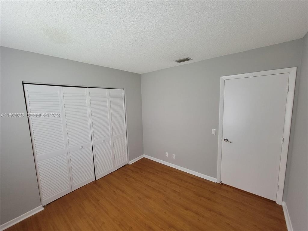 928 Falling Water Road - Photo 18