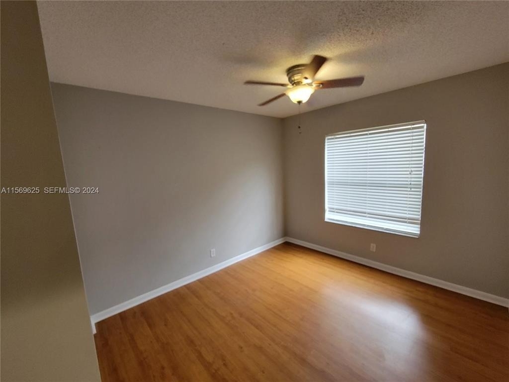 928 Falling Water Road - Photo 23