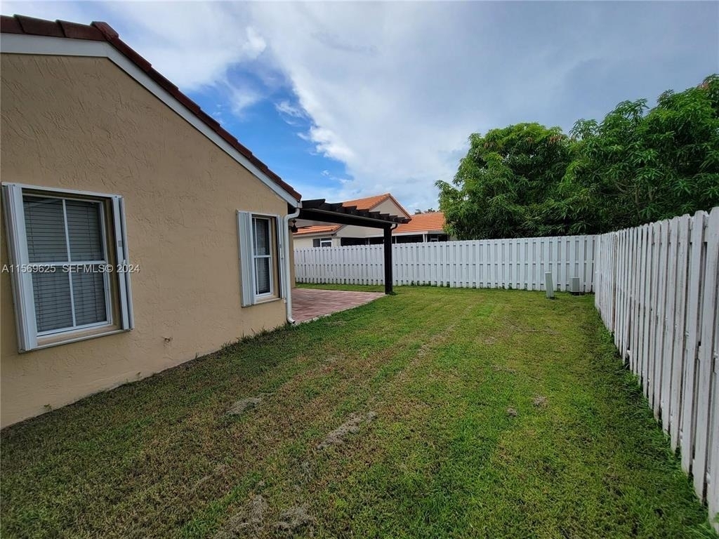 928 Falling Water Road - Photo 29