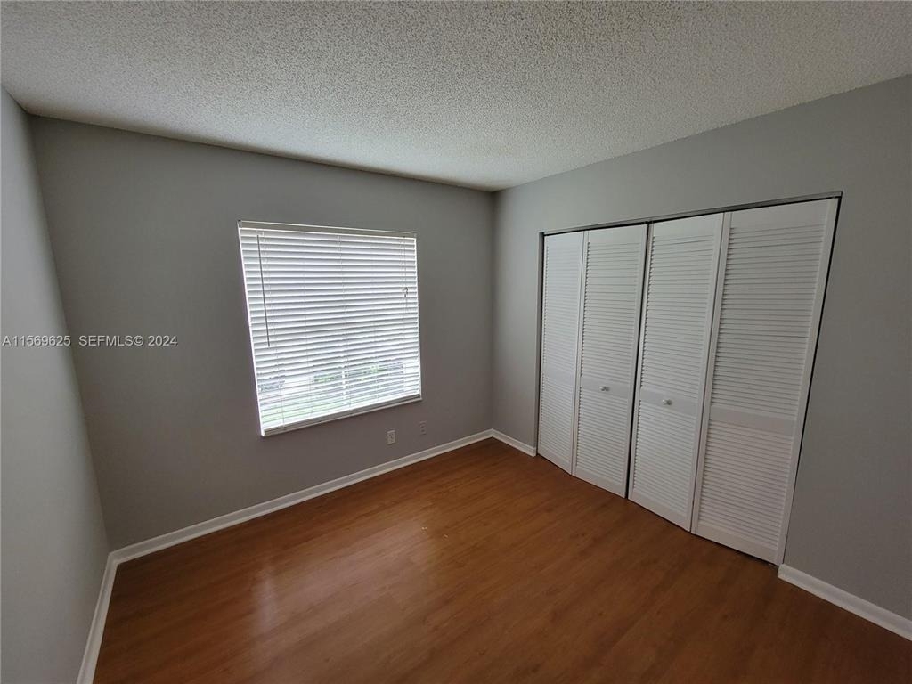 928 Falling Water Road - Photo 16