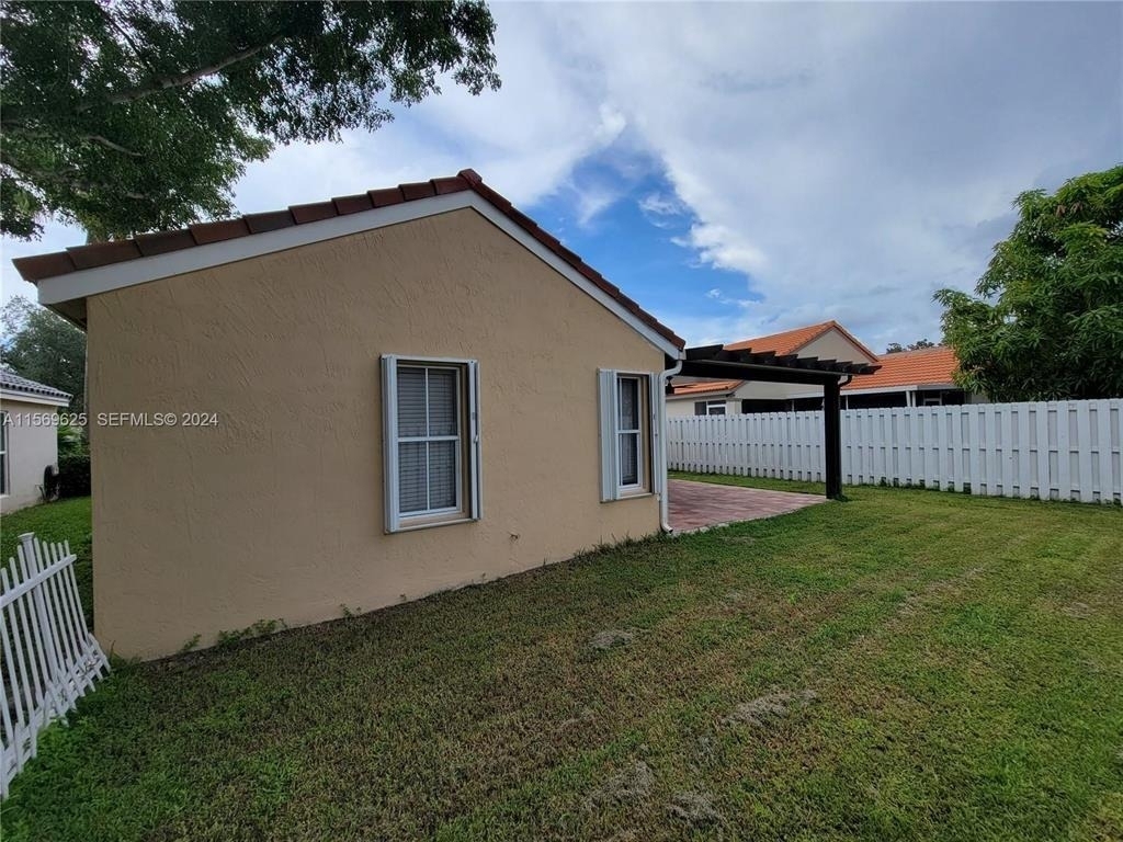 928 Falling Water Road - Photo 27