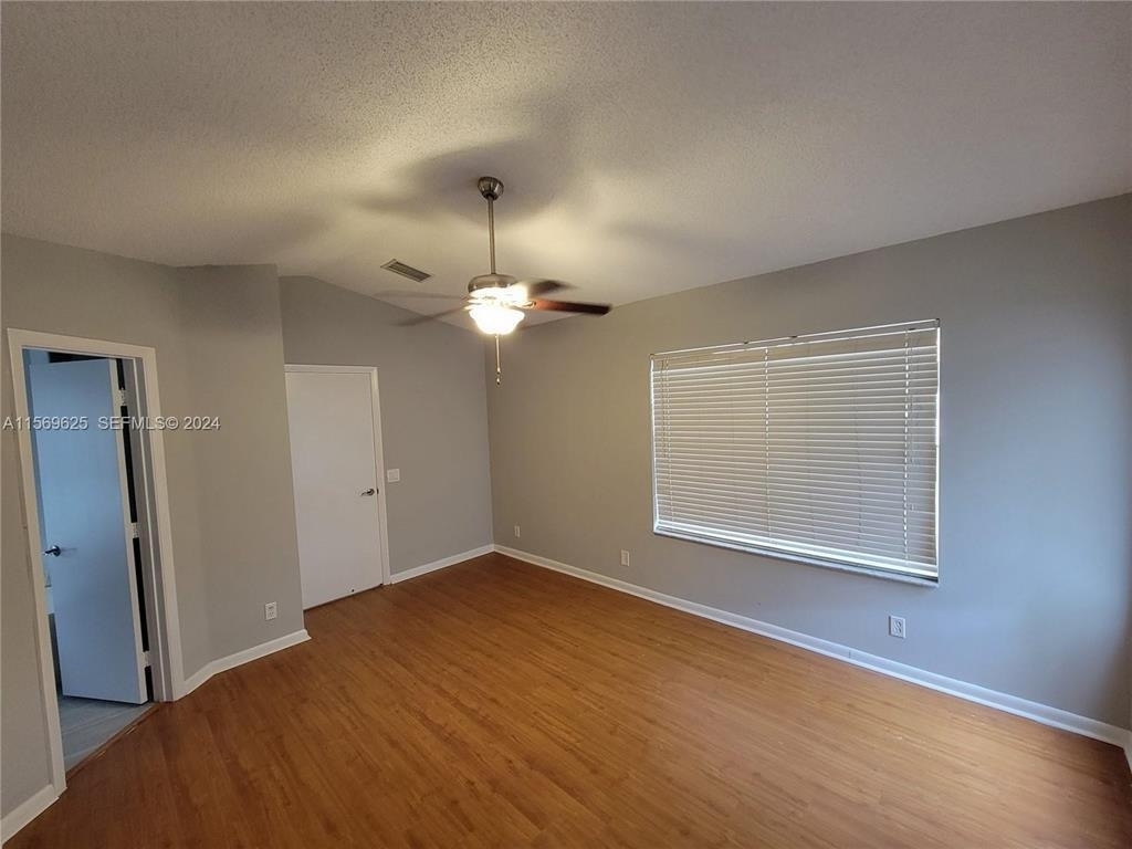 928 Falling Water Road - Photo 12