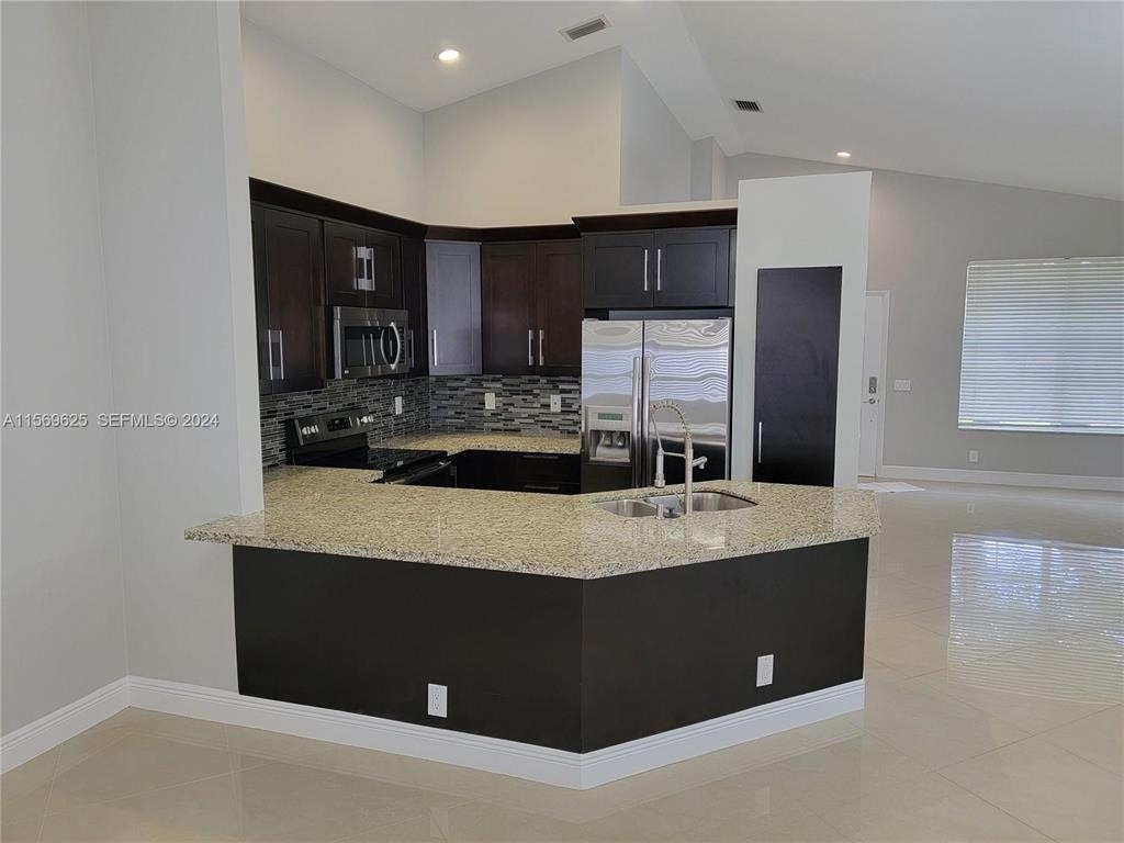 928 Falling Water Road - Photo 0
