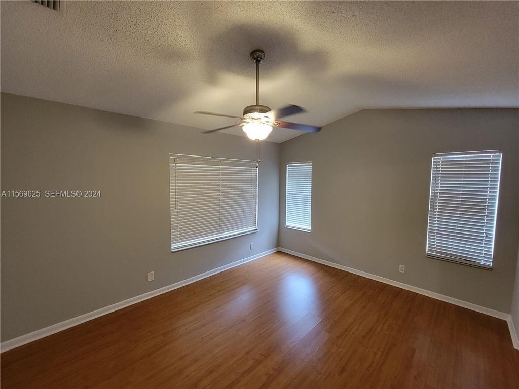 928 Falling Water Road - Photo 11