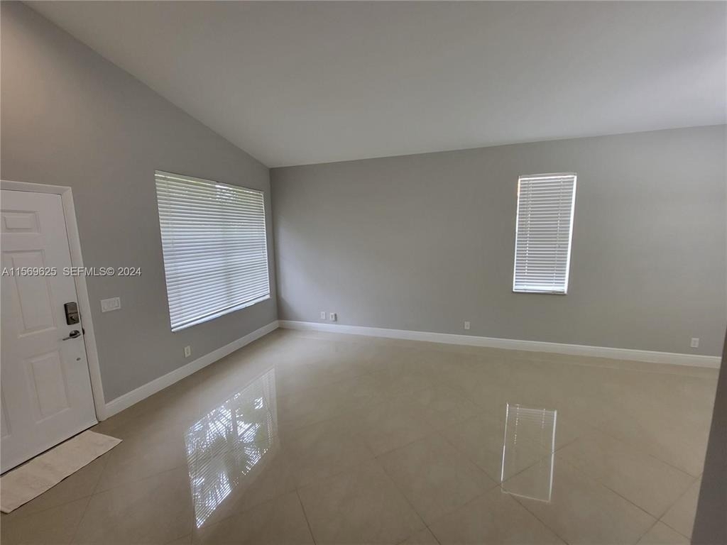 928 Falling Water Road - Photo 7