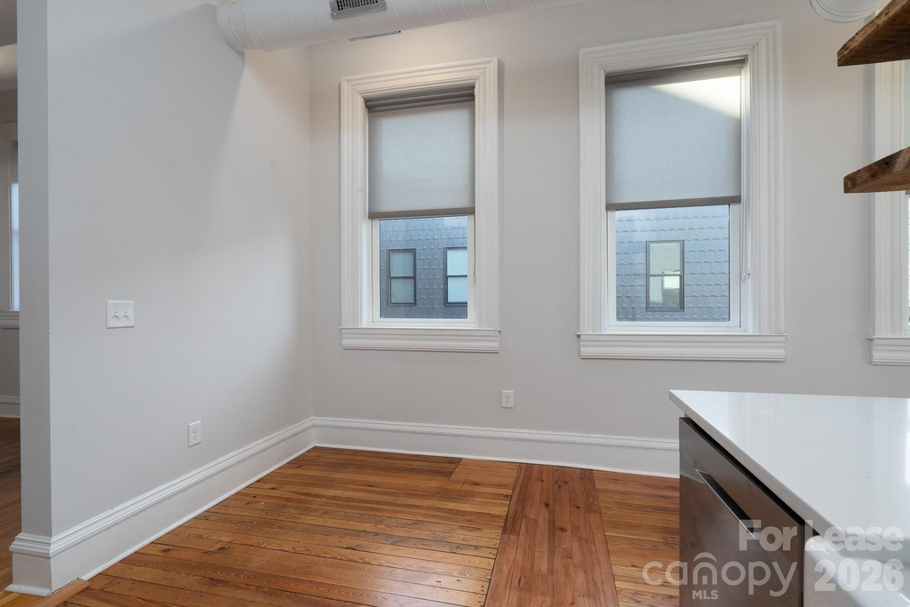 52 Union Street S - Photo 6