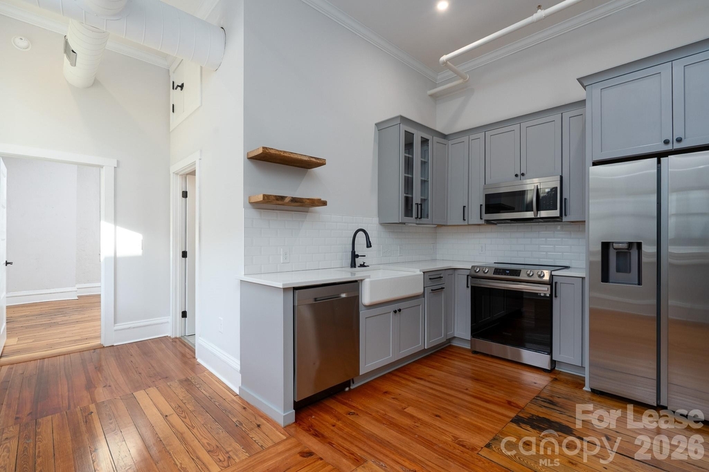 52 Union Street S - Photo 3