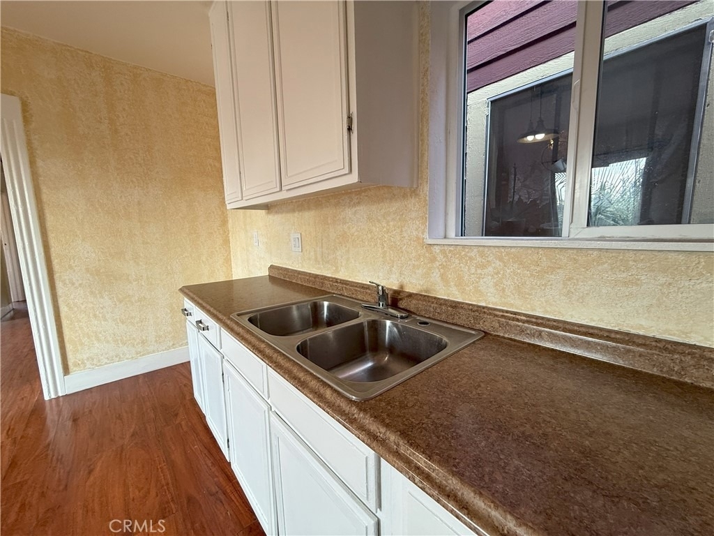 1946 New England St - Photo 12