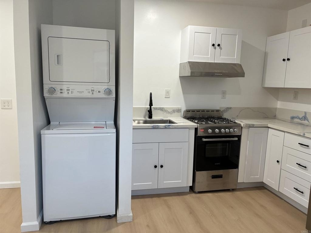 586 Del Mar Ave #b - Photo 2
