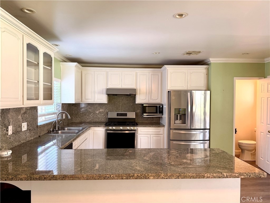 1429 Underhill - Photo 3