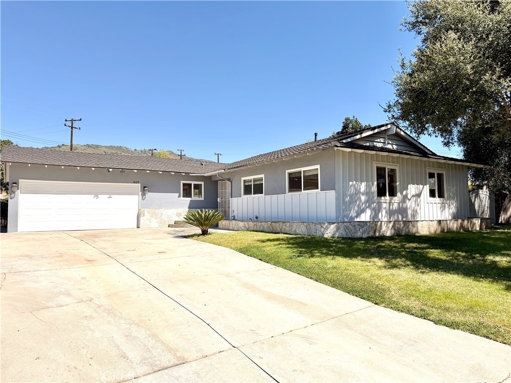 1429 Underhill - Photo 0