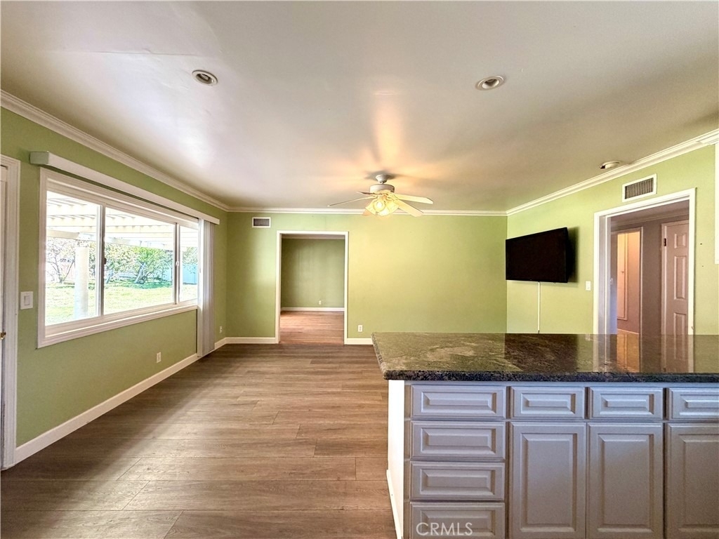 1429 Underhill - Photo 6
