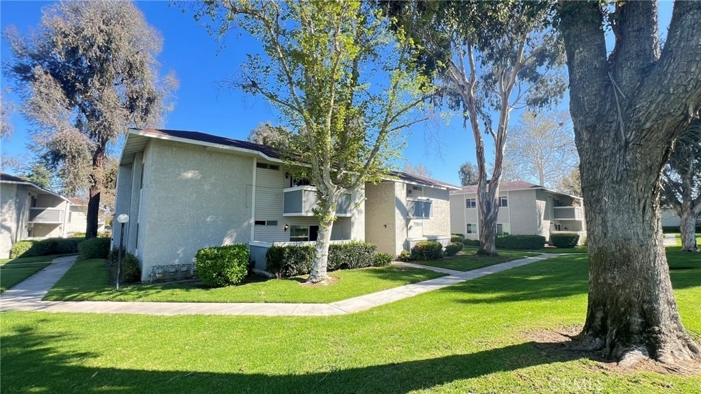 26200 Redlands - Photo 1