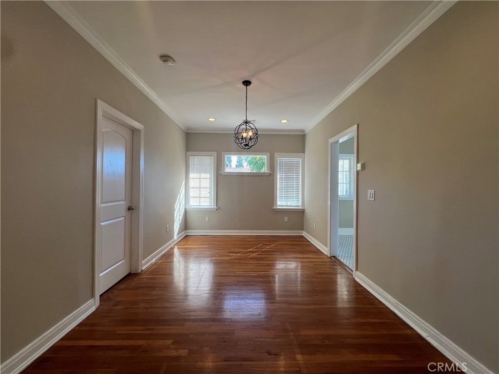 128 N Ivy - Photo 4