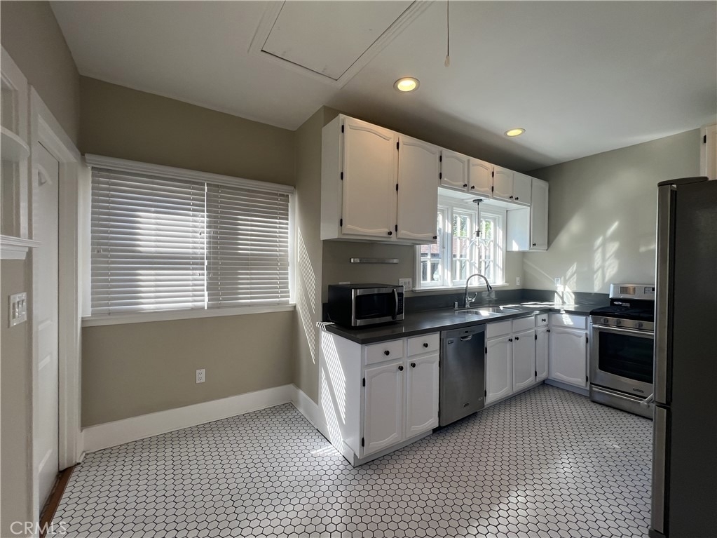 128 N Ivy - Photo 8