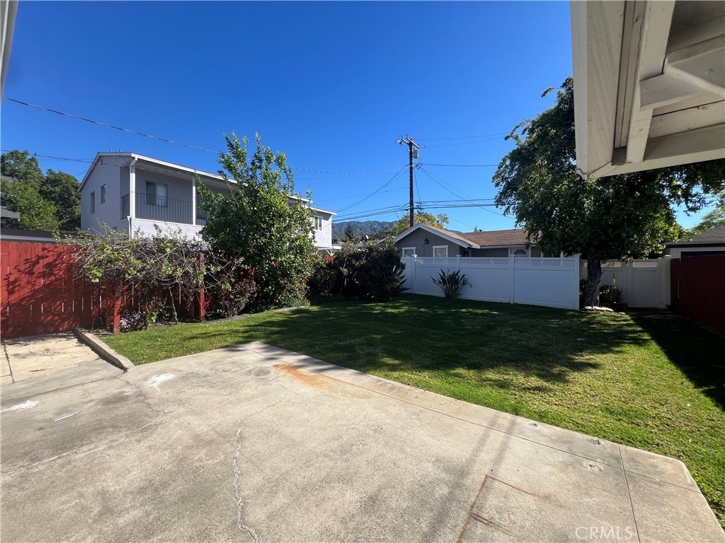 128 N Ivy - Photo 10