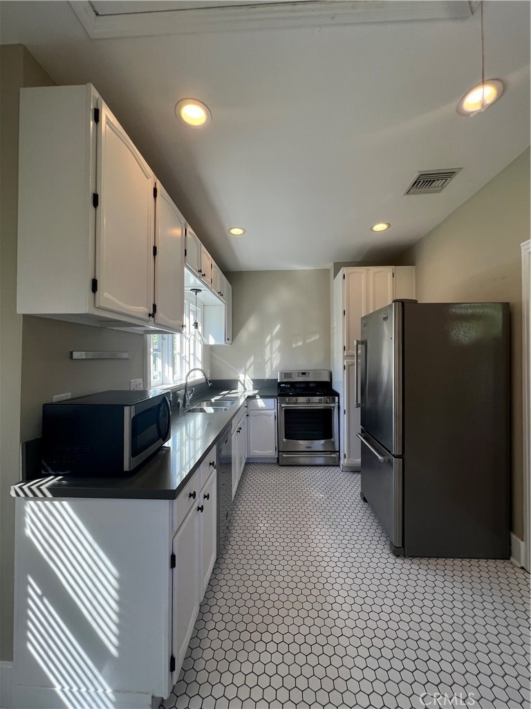 128 N Ivy - Photo 9