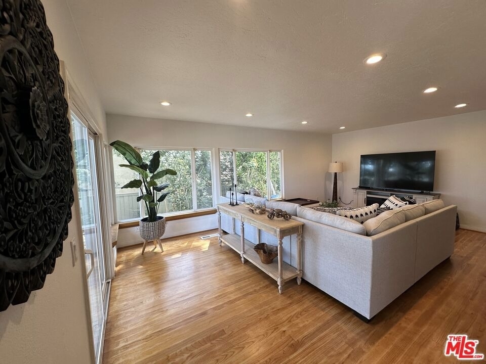 2846 Angelo Drive - Photo 2