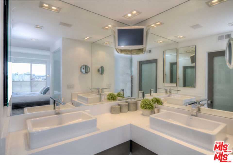7250 Franklin Avenue - Photo 26