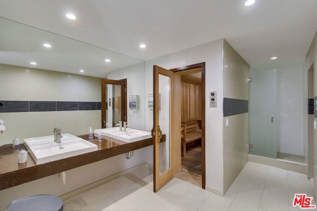 7250 Franklin Avenue - Photo 12