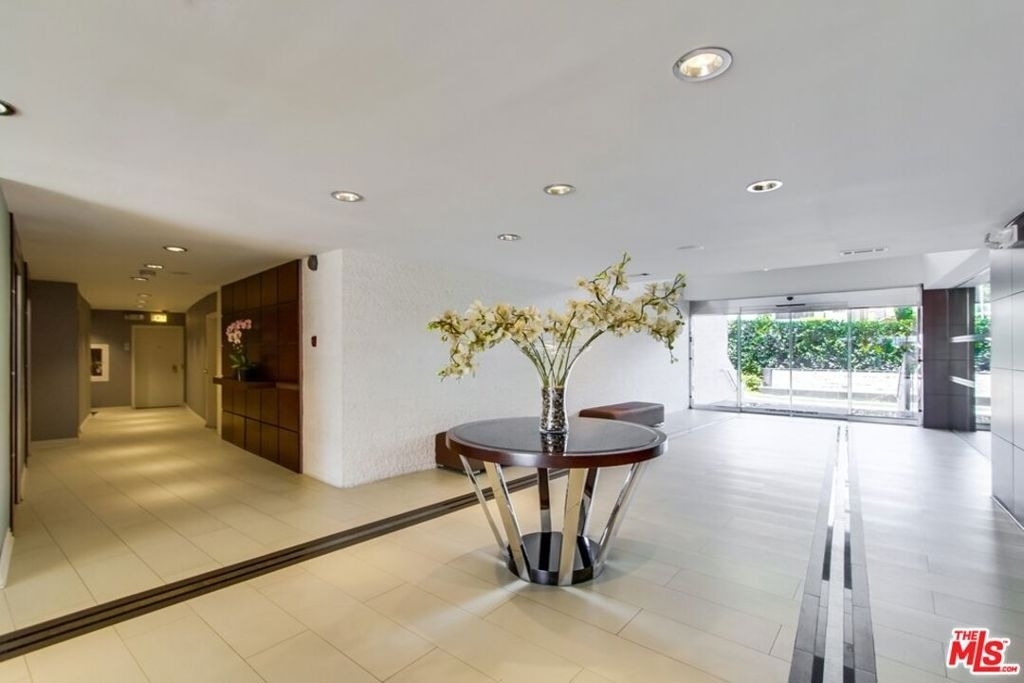 7250 Franklin Avenue - Photo 2