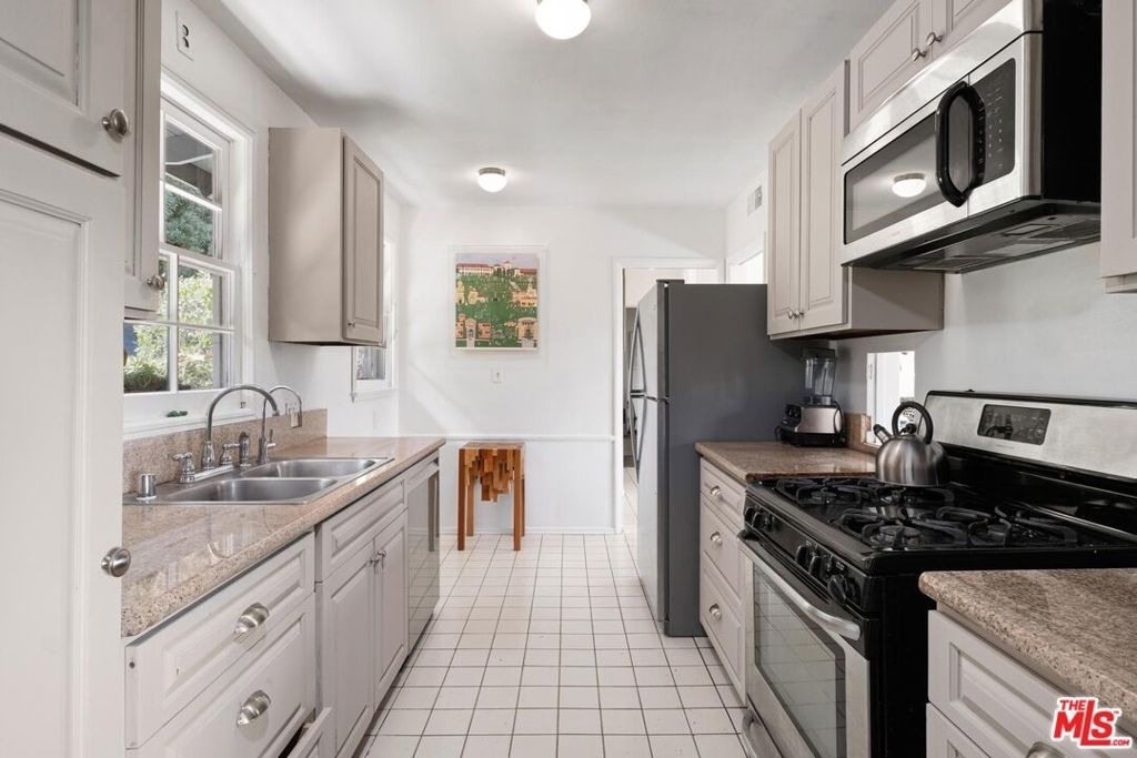 2294 Mountain Oak Drive - Photo 8