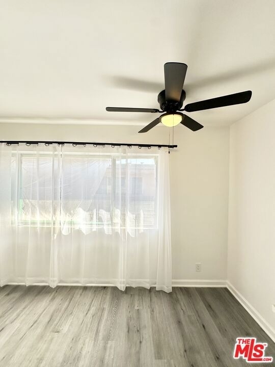 6795 N Paramount Boulevard - Photo 2
