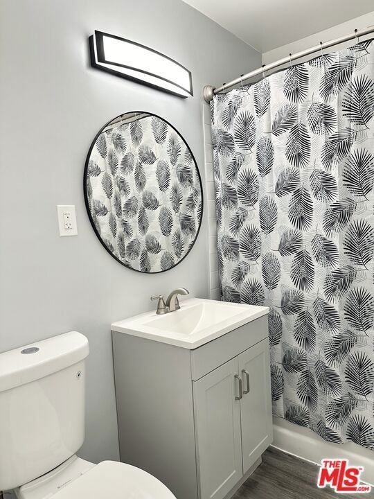 6795 N Paramount Boulevard - Photo 8