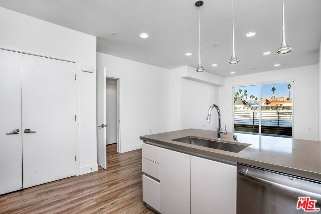 453 S Kenmore Avenue - Photo 26