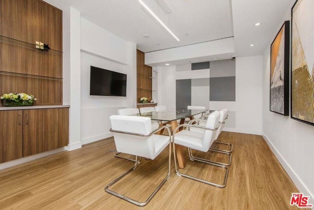453 S Kenmore Avenue - Photo 13