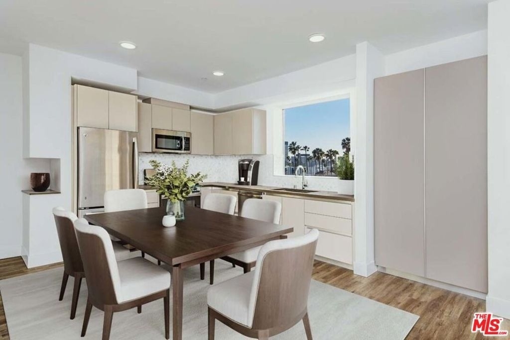 453 S Kenmore Avenue - Photo 6