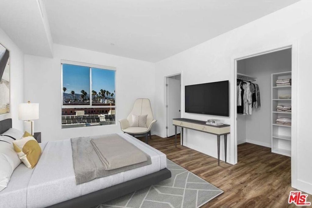 453 S Kenmore Avenue - Photo 8