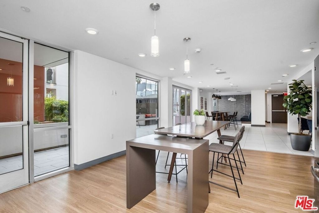 453 S Kenmore Avenue - Photo 28