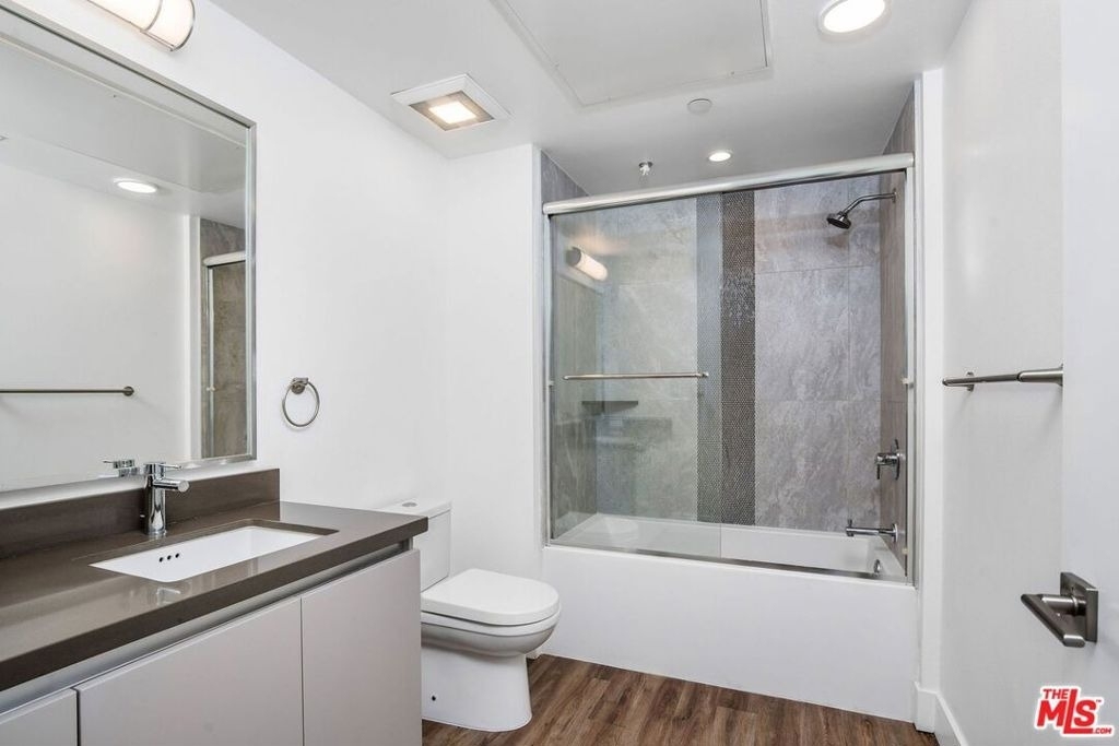 453 S Kenmore Avenue - Photo 16