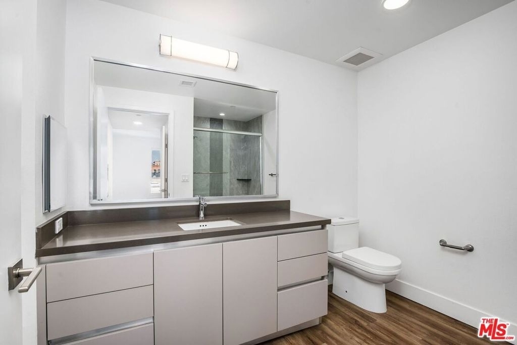 453 S Kenmore Avenue - Photo 14