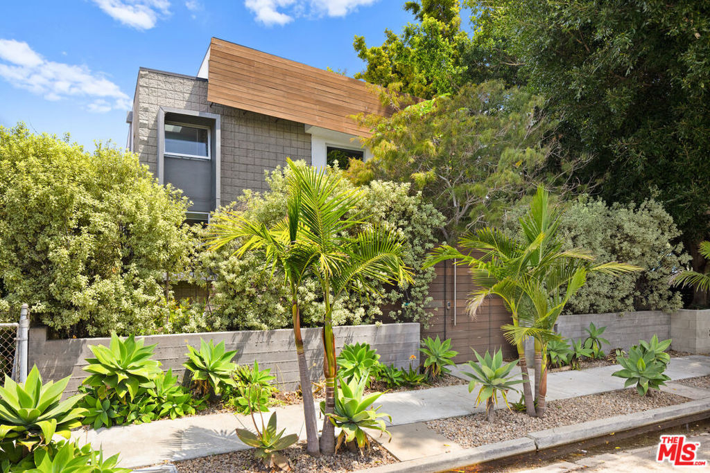 710 Milwood Avenue - Photo 2