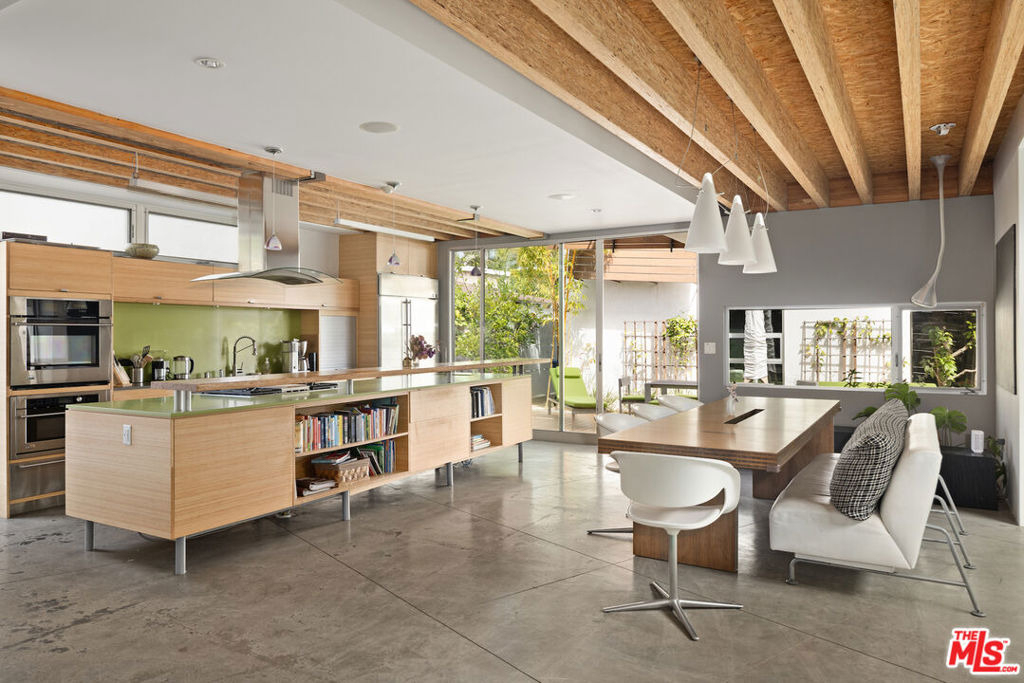 710 Milwood Avenue - Photo 8