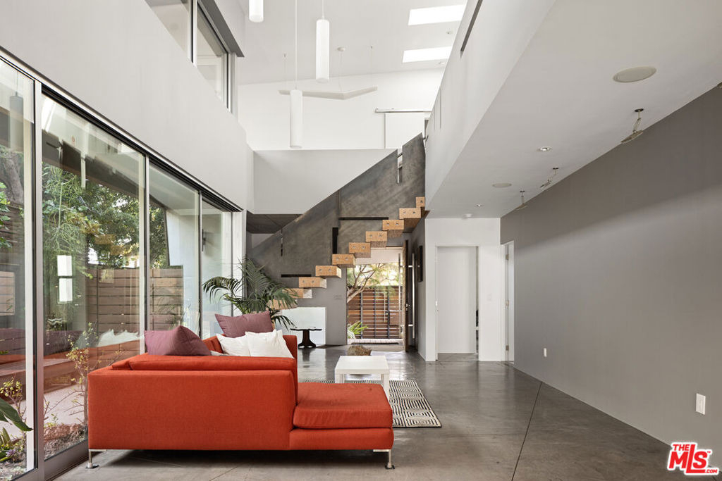 710 Milwood Avenue - Photo 11