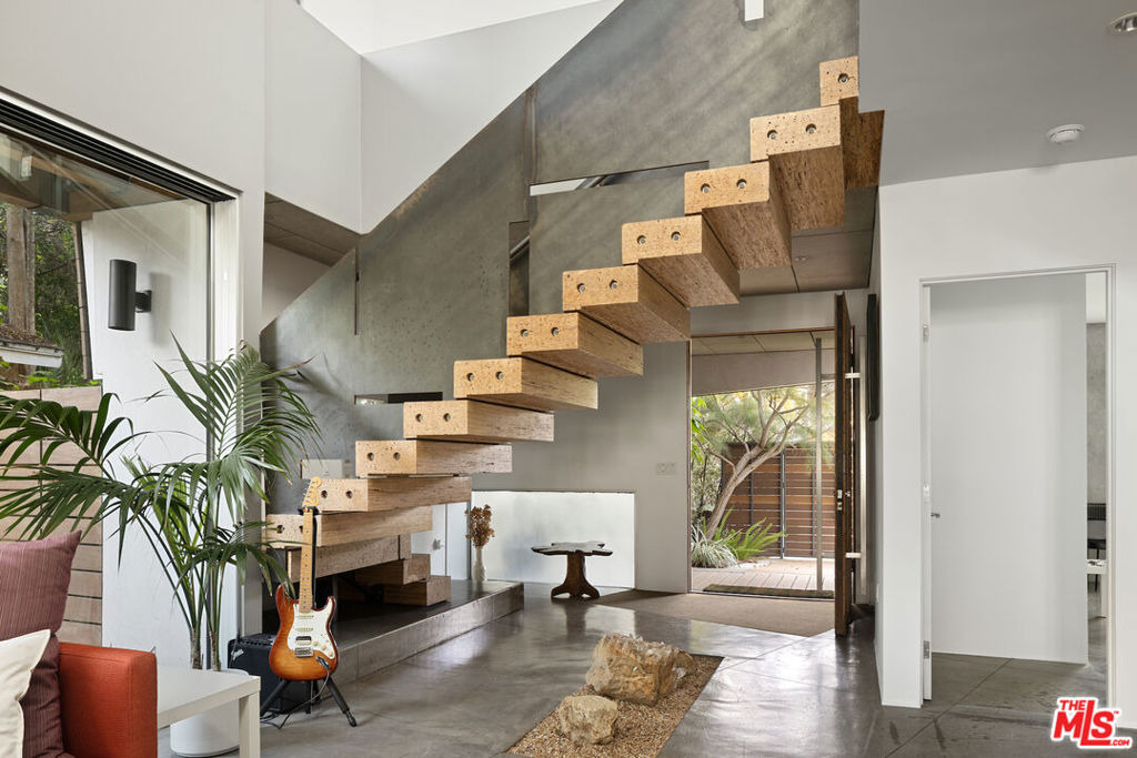 710 Milwood Avenue - Photo 6