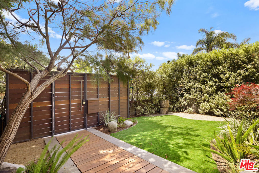 710 Milwood Avenue - Photo 3