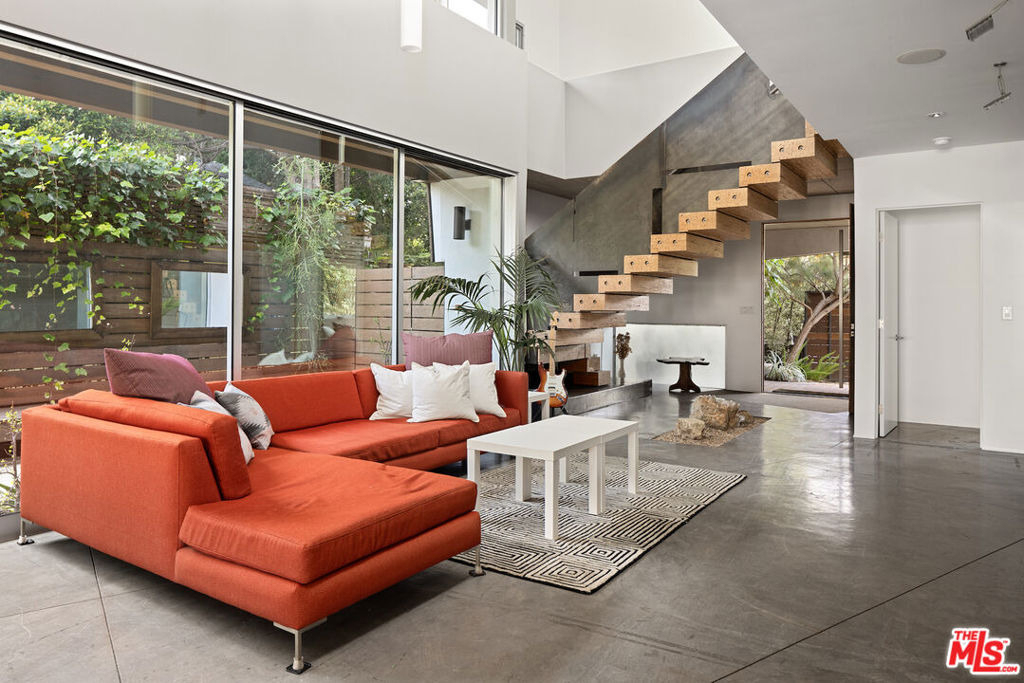 710 Milwood Avenue - Photo 5