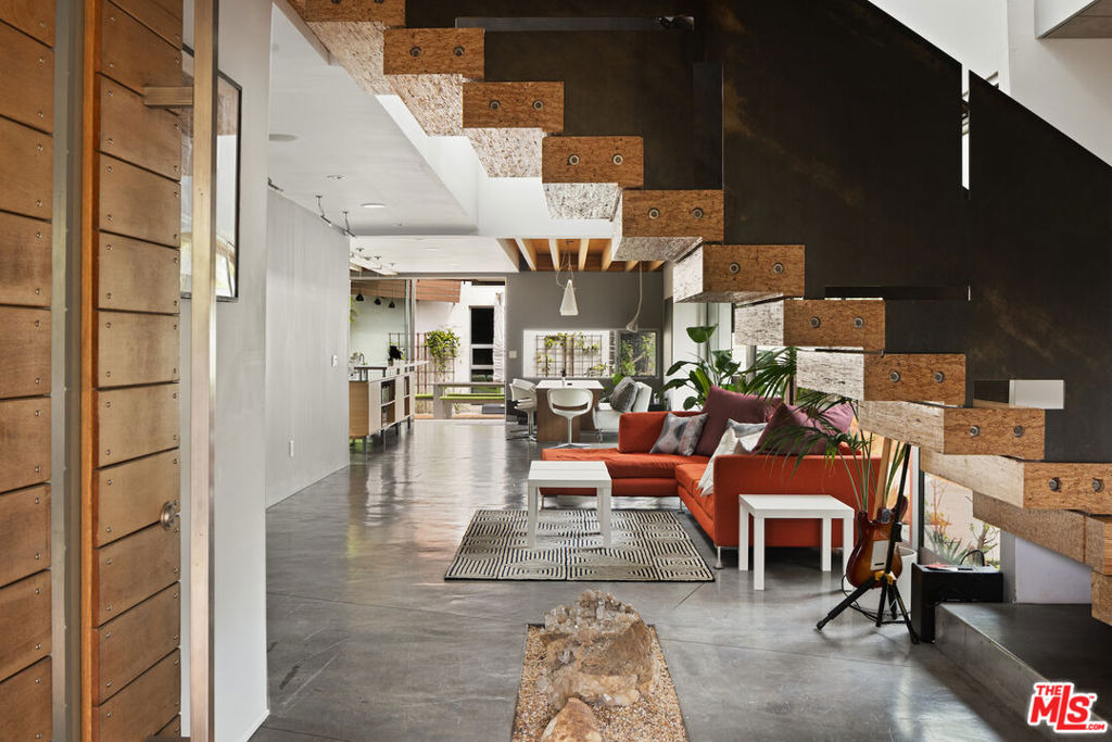 710 Milwood Avenue - Photo 4