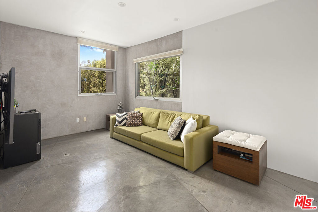 710 Milwood Avenue - Photo 14