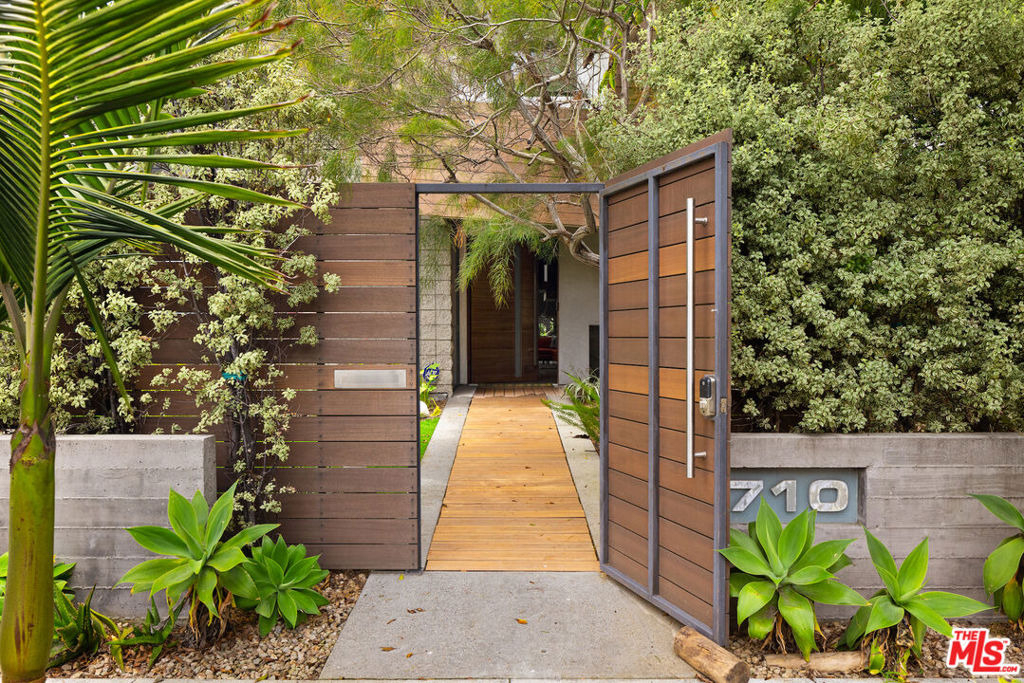 710 Milwood Avenue - Photo 1