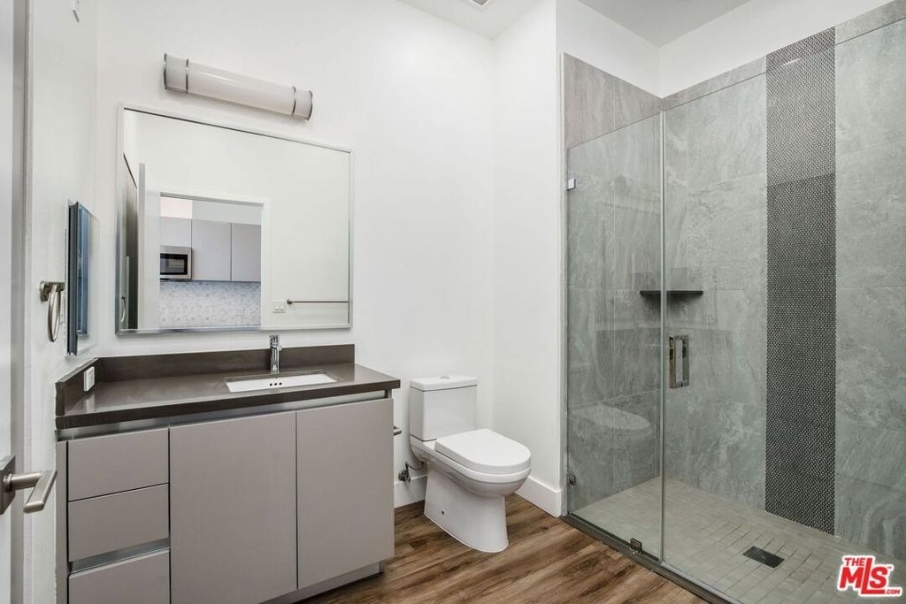 453 S Kenmore Avenue - Photo 19
