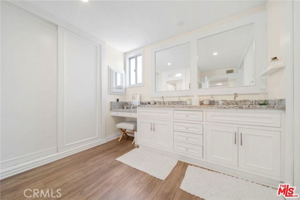 5301 Balboa Boulevard - Photo 6