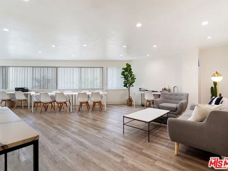 1440 23rd Street - Photo 2