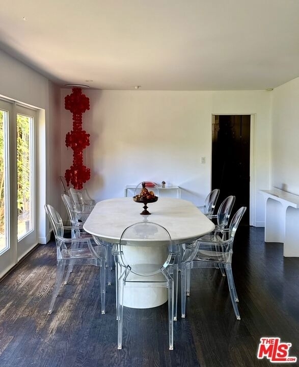 1555 Rising Glen Road - Photo 7