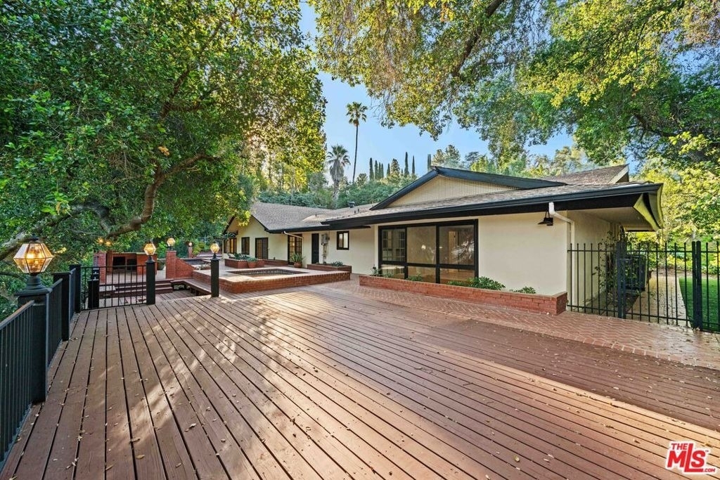 17449 Sumiya Drive - Photo 37